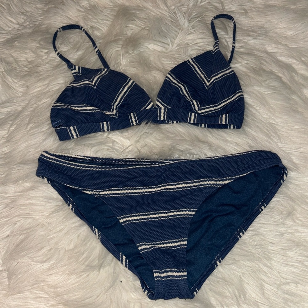 billabong bathing suit